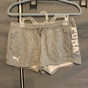 Woman’s Puma Shorts size Medium EUC